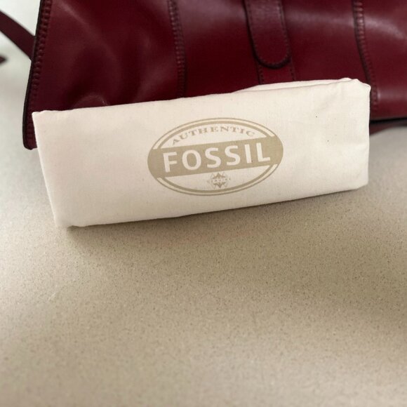 Fossil red leather bag with detachable shoulder strap. Excellent condition. - Picture 5 of 6